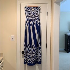 Fun bold strapless long dress